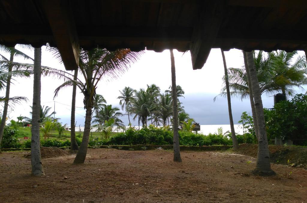 The Yuppi Hippi Hideout Hotell Anjuna Exteriör bild
