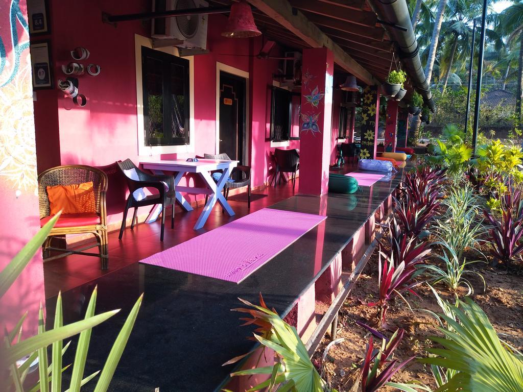 The Yuppi Hippi Hideout Hotell Anjuna Exteriör bild