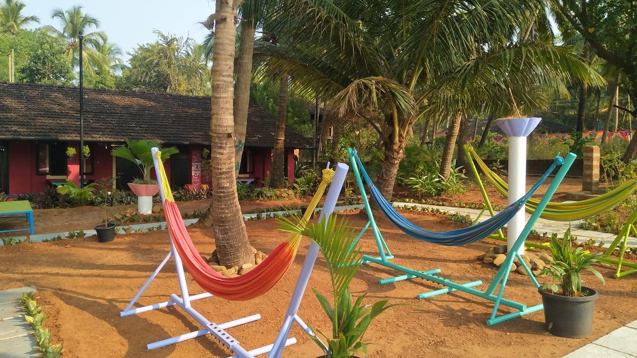 The Yuppi Hippi Hideout Hotell Anjuna Exteriör bild
